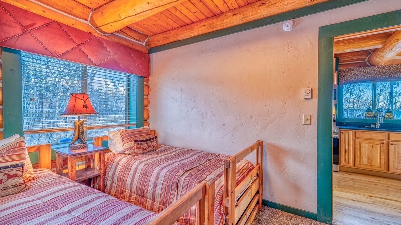 Photo of Bedroom in Michigan Hill