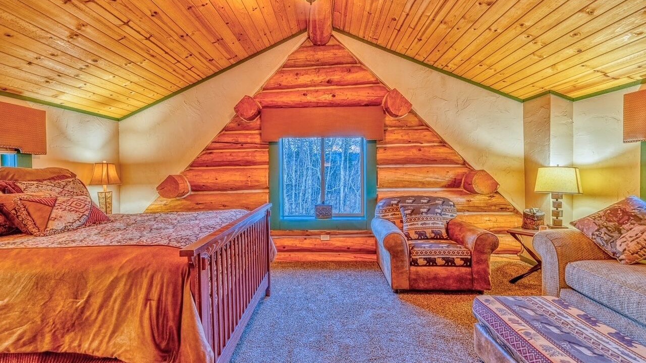 Photo of Bedroom in Michigan Hill