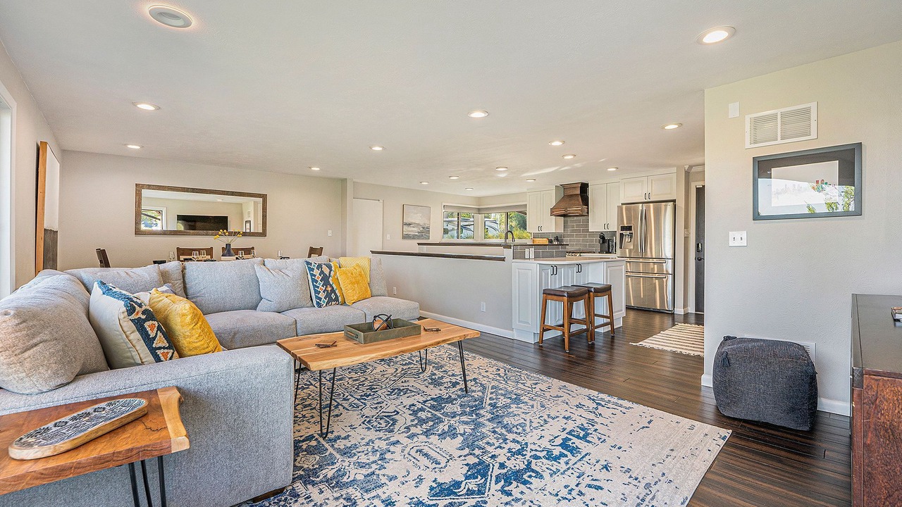 Photo of Livingroom in Bel Aire