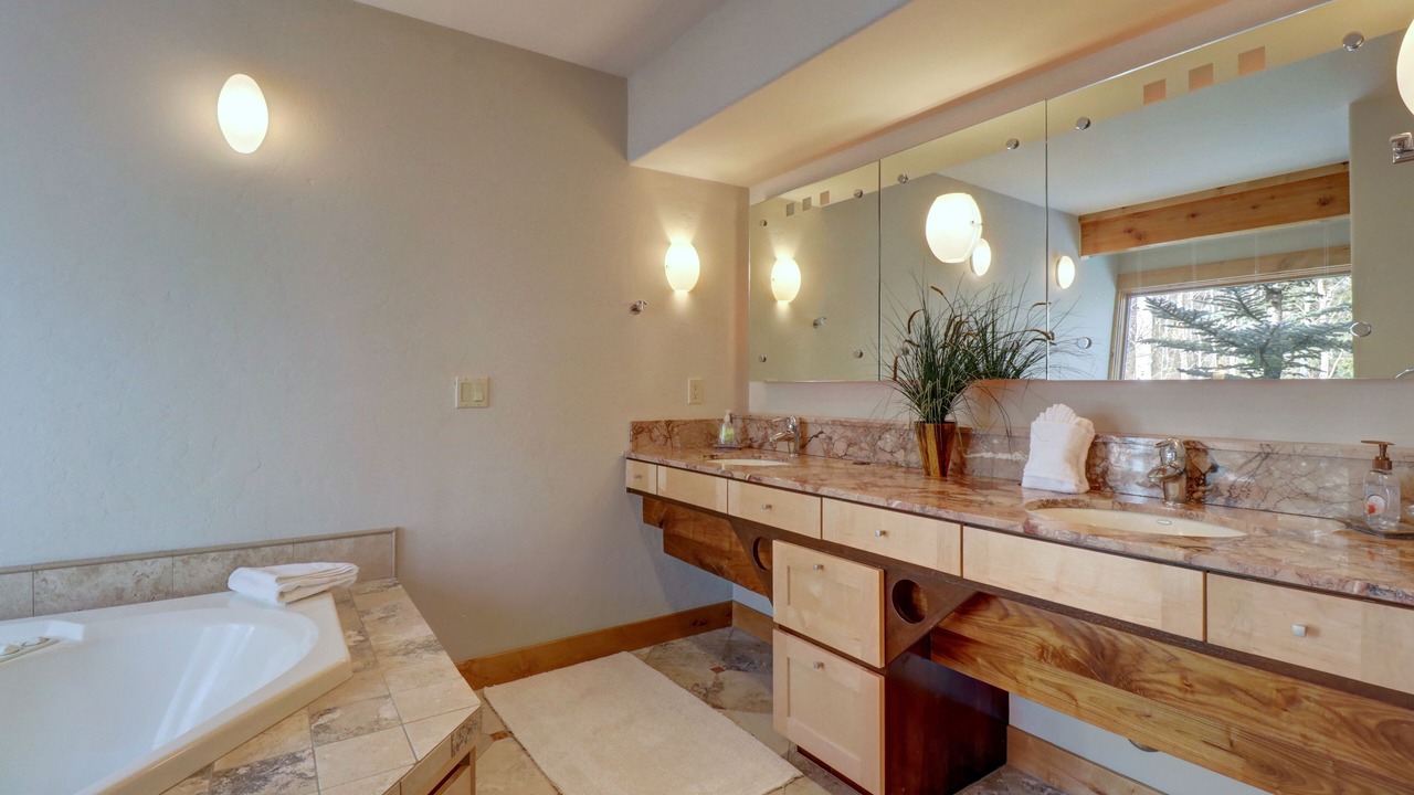 Photo of Bathroom in Hamilton Creek