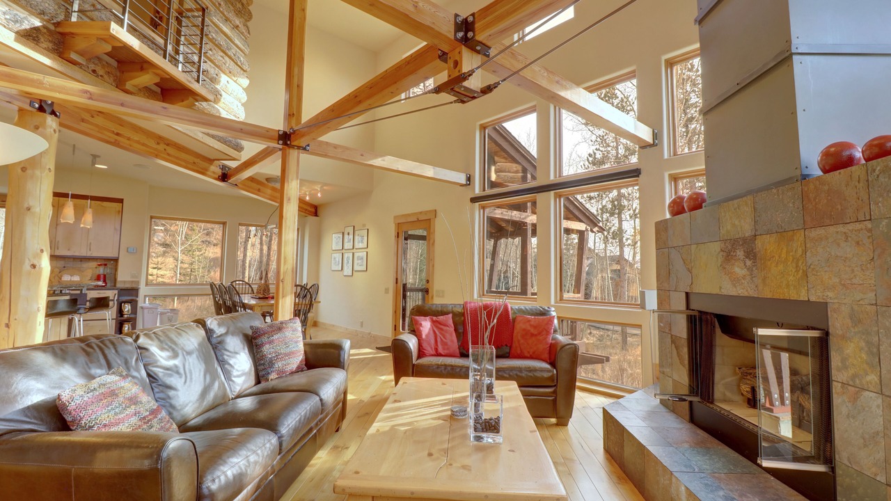 Photo of Livingroom in Hamilton Creek