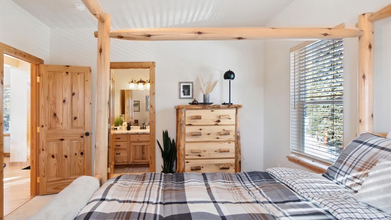 Photo of Bedroom in Valley of the Sun