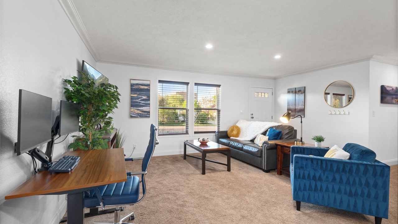 Photo of Livingroom in Dupont