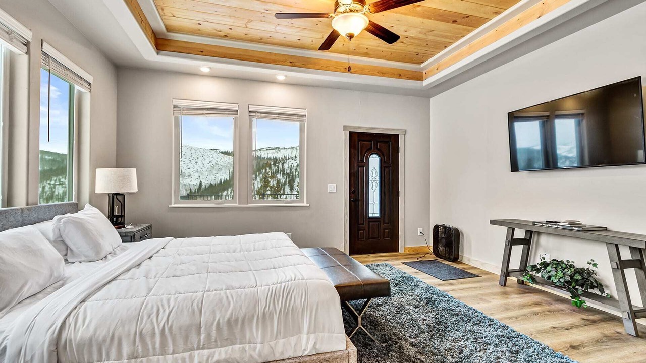 Photo of Bedroom in Breckenridge Heights