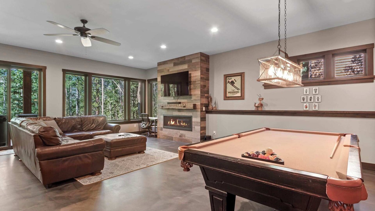 Photo of Livingroom in Three Peaks