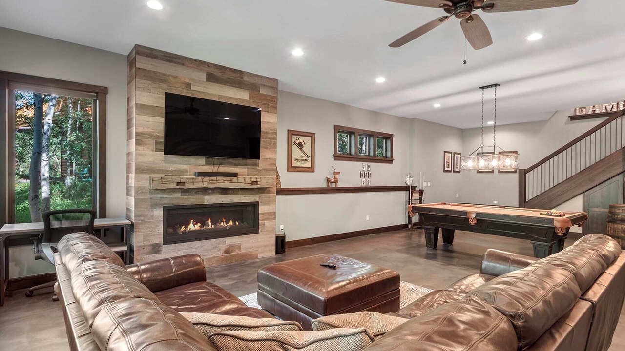 Photo of Livingroom in Three Peaks