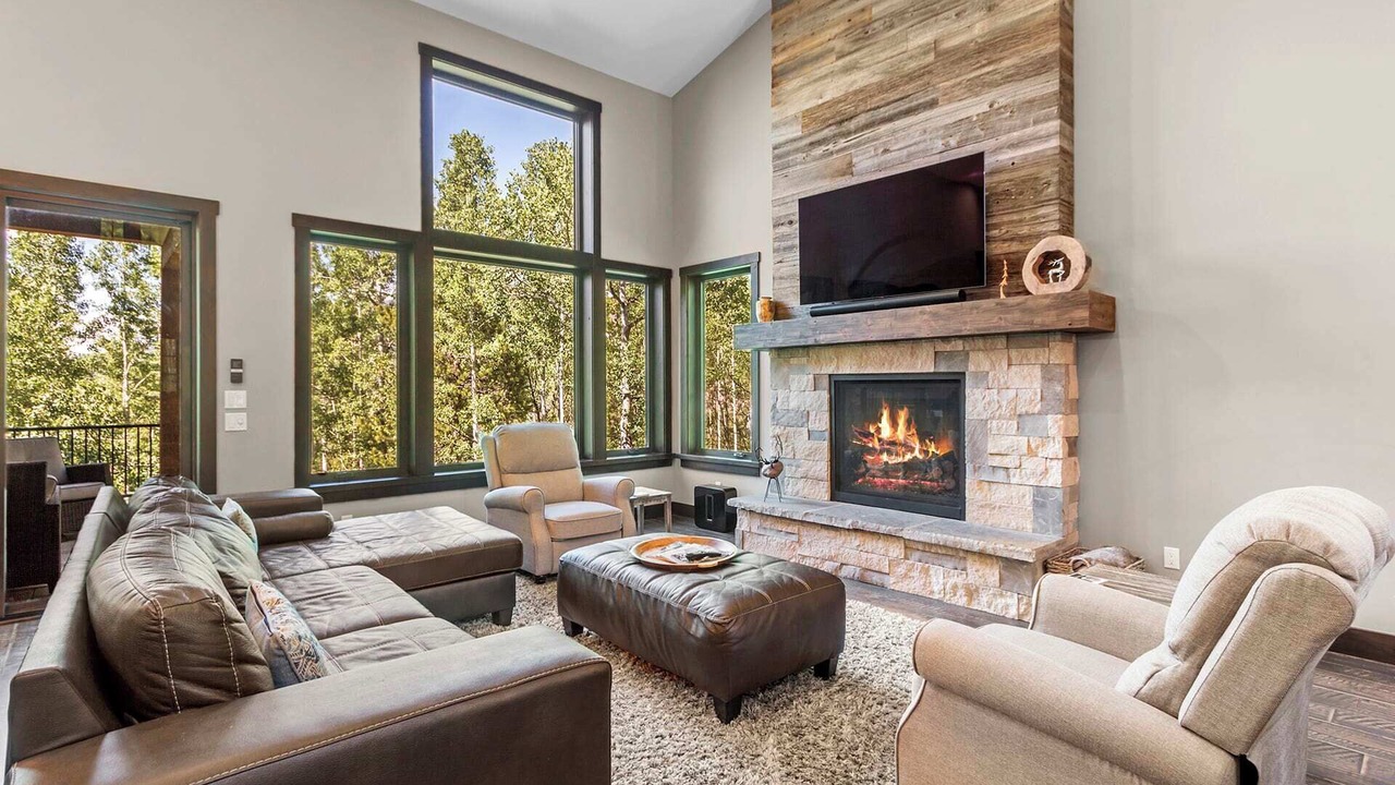 Photo of Livingroom in Three Peaks