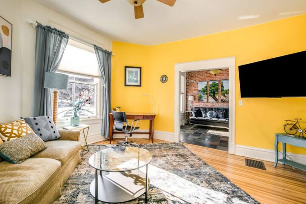 Photo of Livingroom in Central Boulder