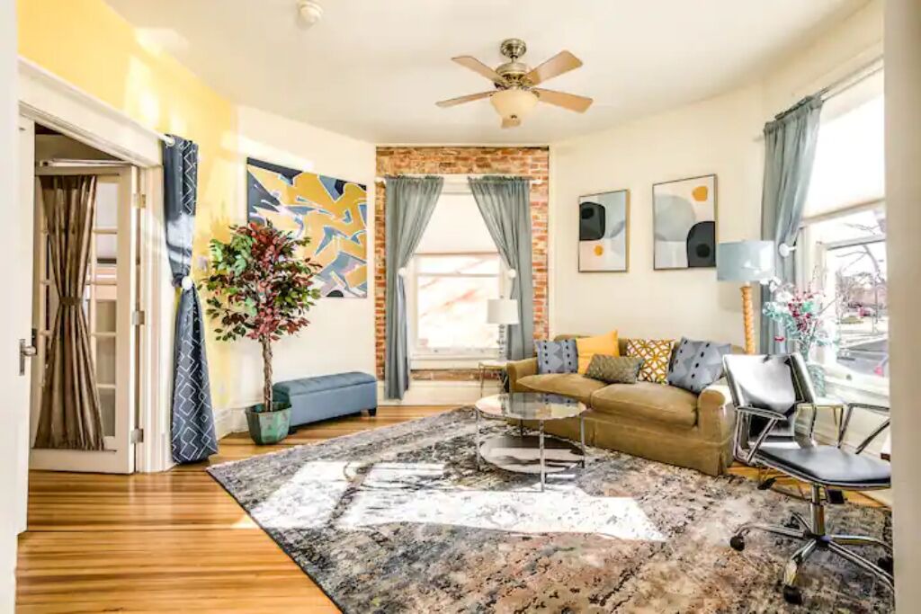 Photo of Livingroom in Central Boulder