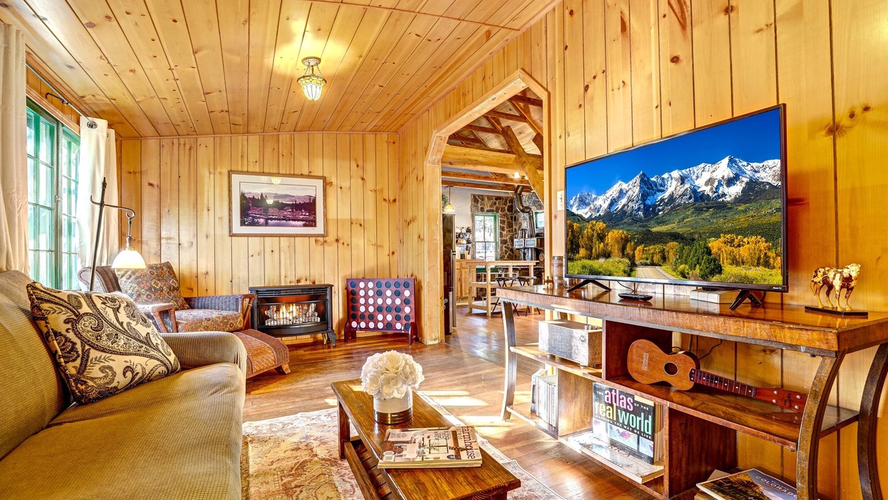 Photo of Bedroom in Pine