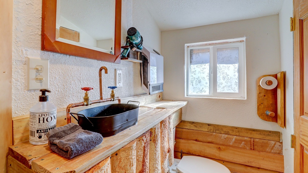 Photo of Bathroom in Pine