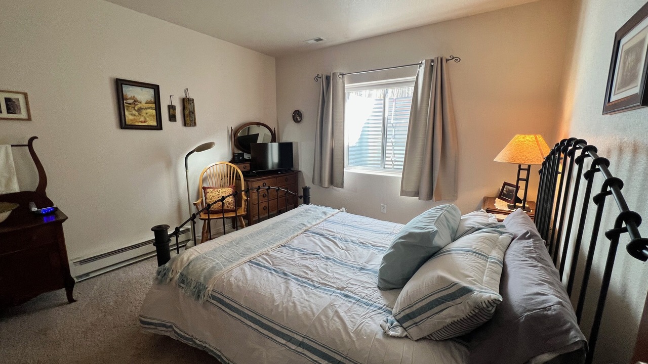 Photo of Bedroom in Black Hawk