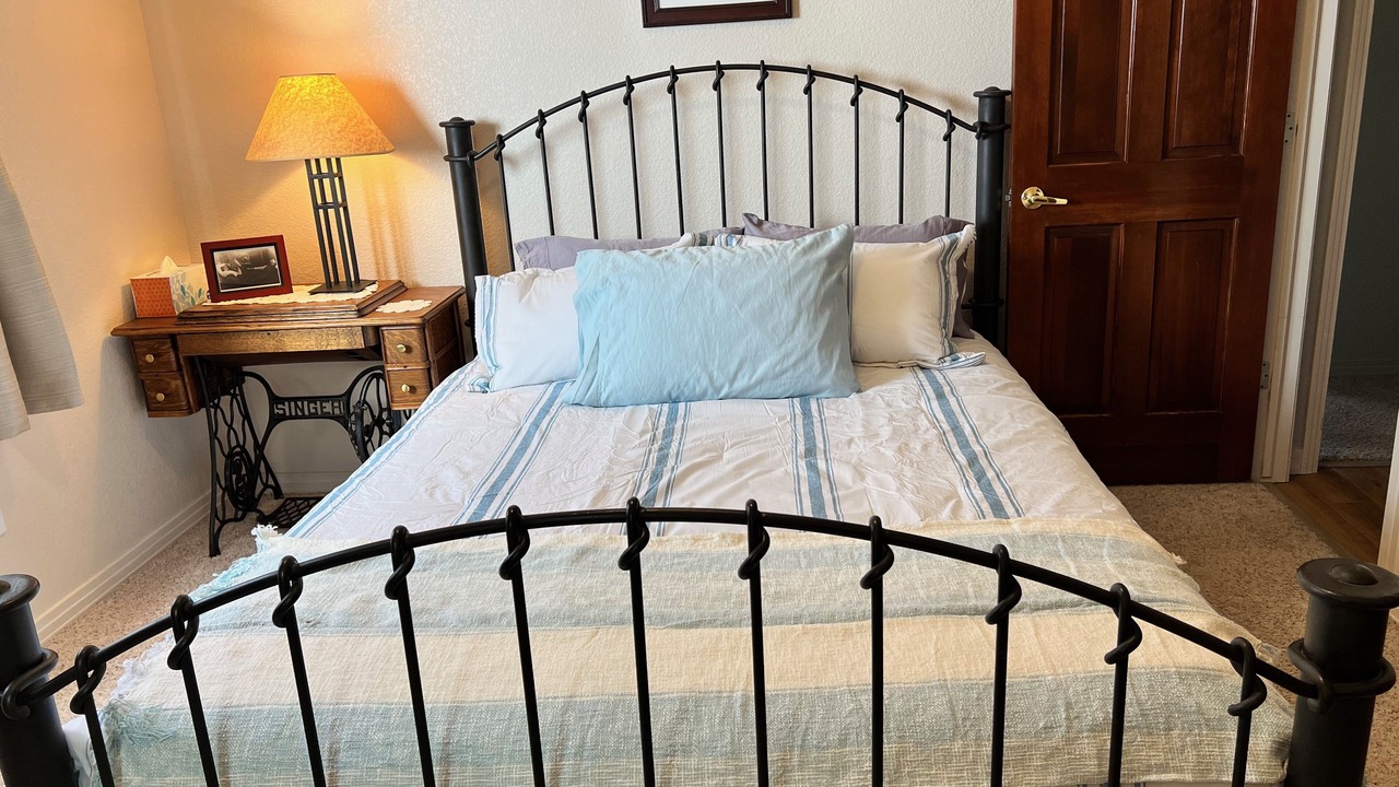 Photo of Bedroom in Black Hawk