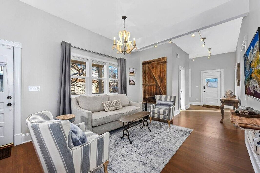 Photo of Livingroom in Lafayette