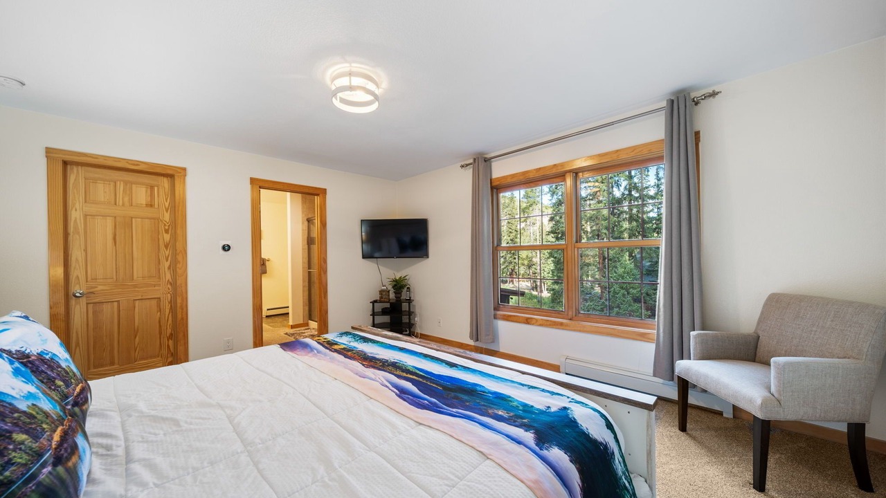 Photo of Bedroom in Blue River