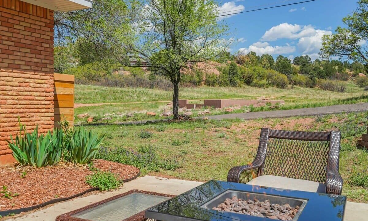 Photo of Livingroom in West Colorado Springs