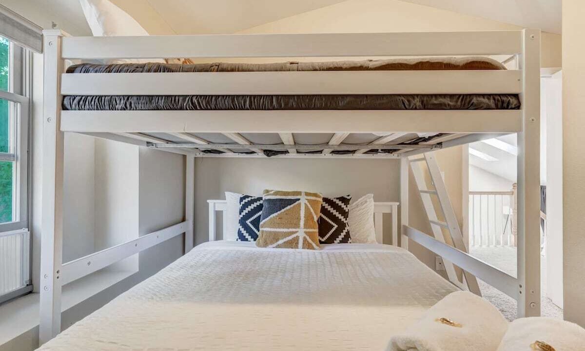 Photo of Bedroom in Northwest Colorado Springs