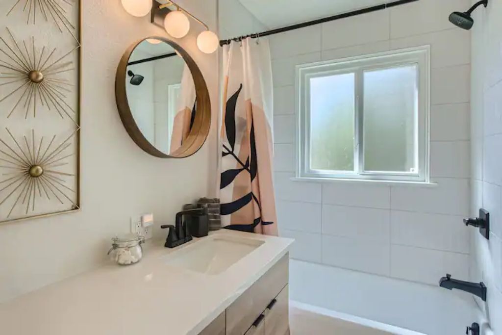 Photo of Bathroom in Barths