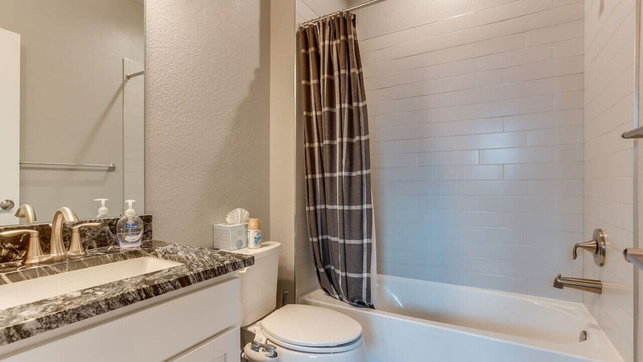 Photo of Bathroom in Lincoln Park