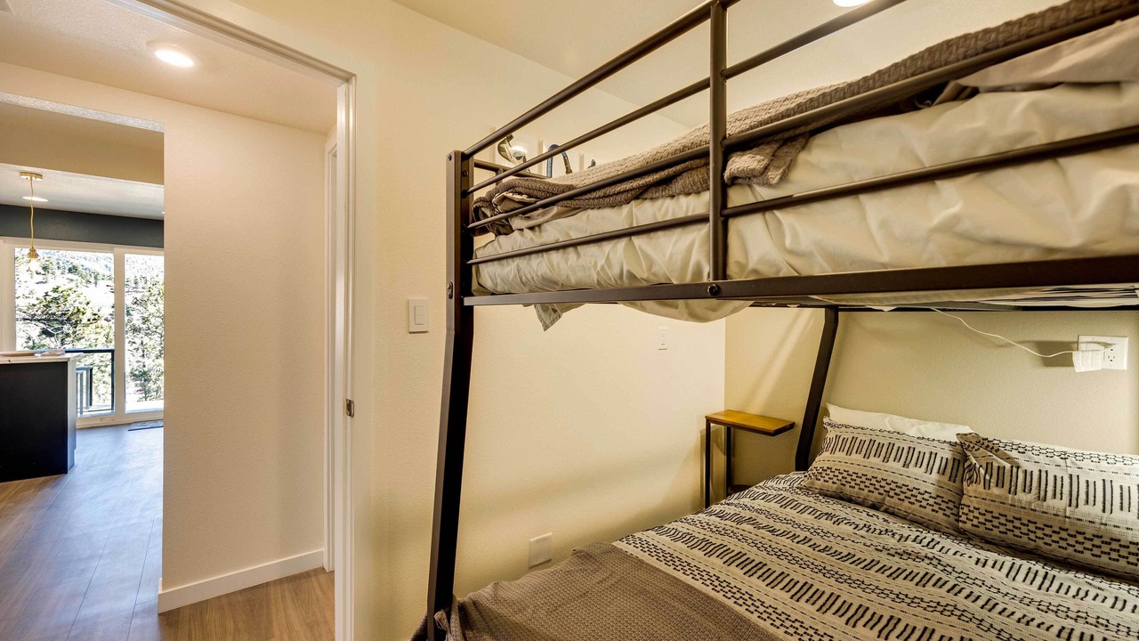 Photo of Bedroom in Green Mountain Falls