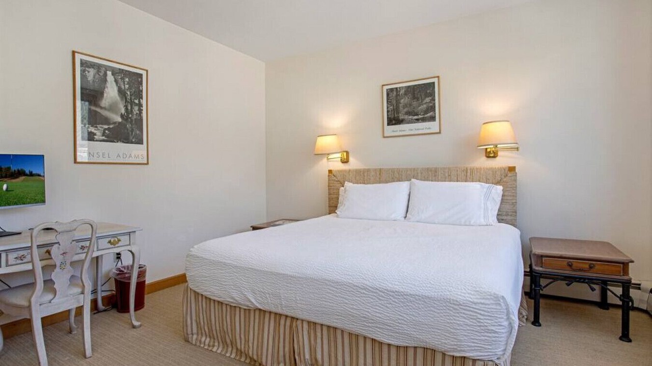 Photo of Bedroom in Highlands Townhomes