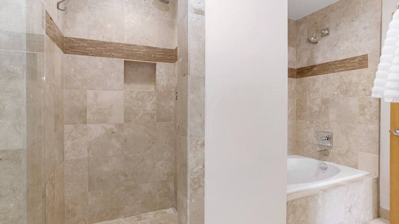 Photo of Bathroom in Highlands Townhomes