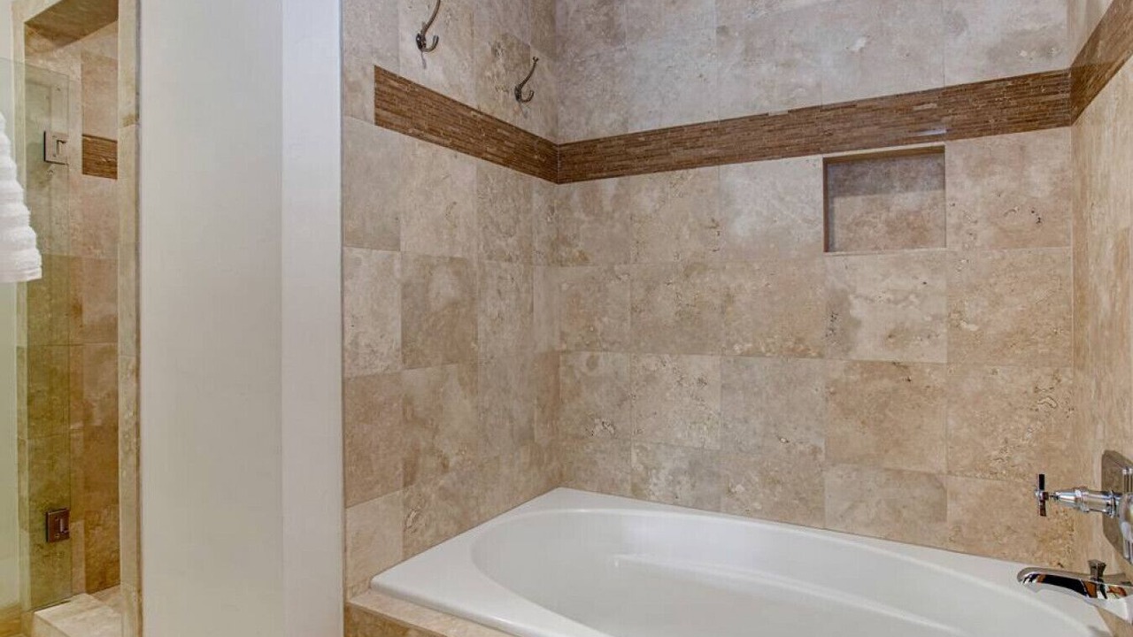 Photo of Bathroom in Highlands Townhomes