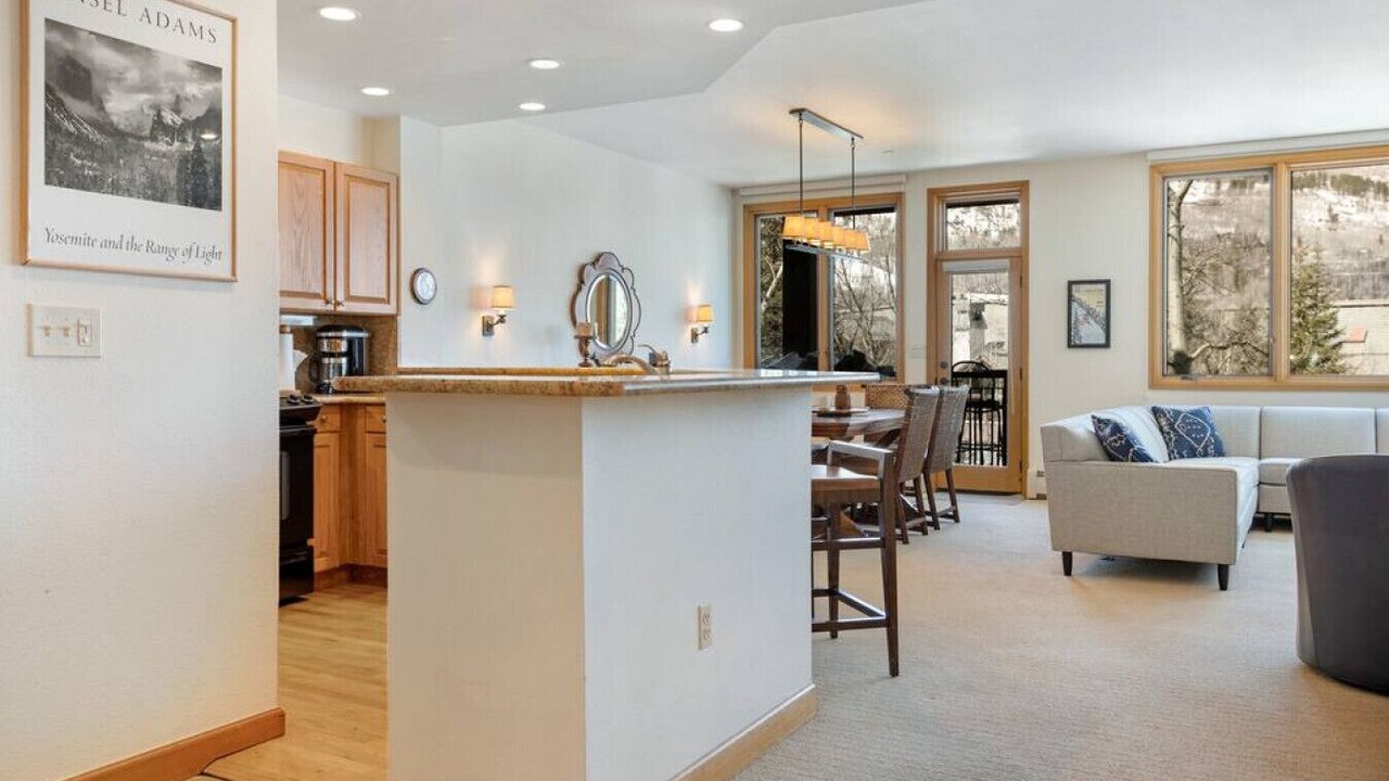 Photo of Livingroom in Highlands Townhomes