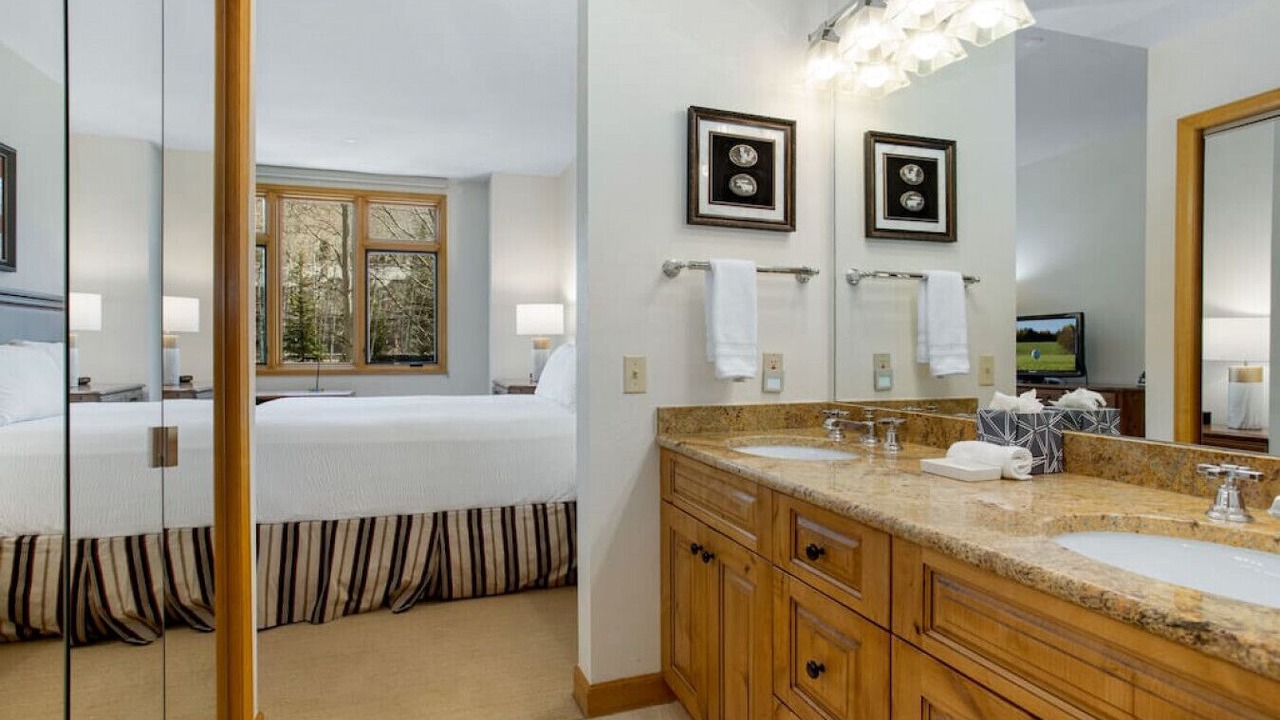 Photo of Bathroom in Highlands Townhomes
