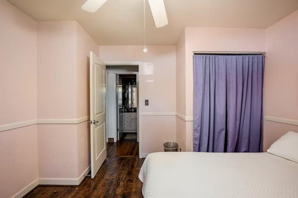 Photo of Bedroom in University Acres