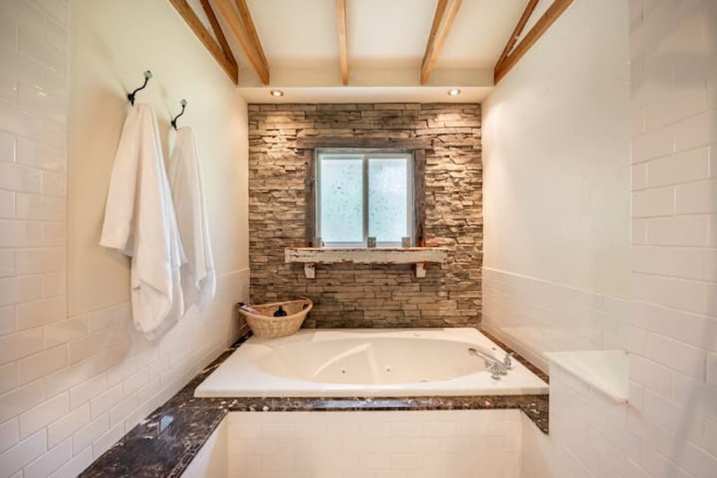 Photo of Bathroom in University Acres