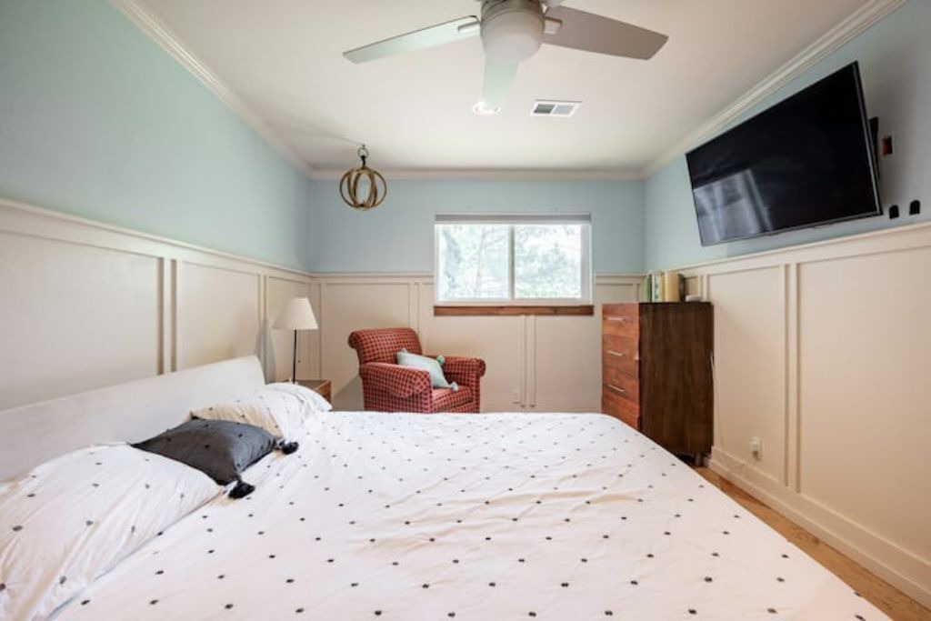 Photo of Bedroom in University Acres