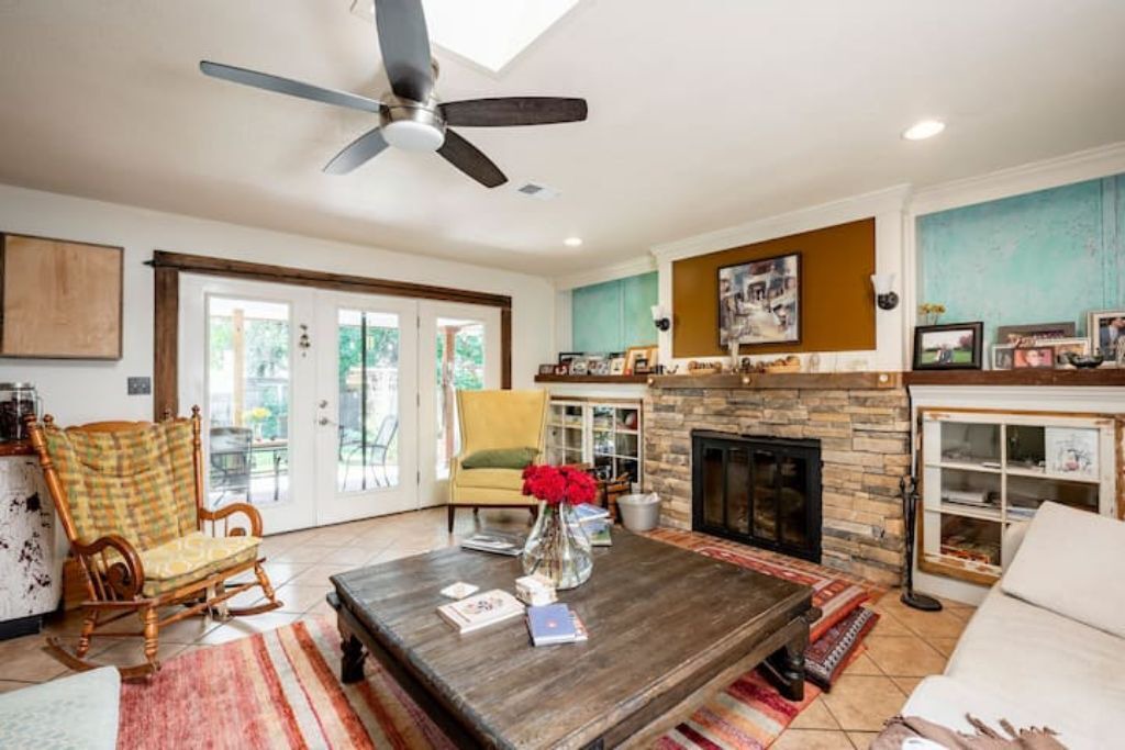 Photo of Livingroom in University Acres