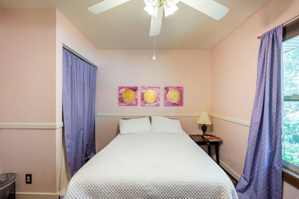 Photo of Bedroom in University Acres