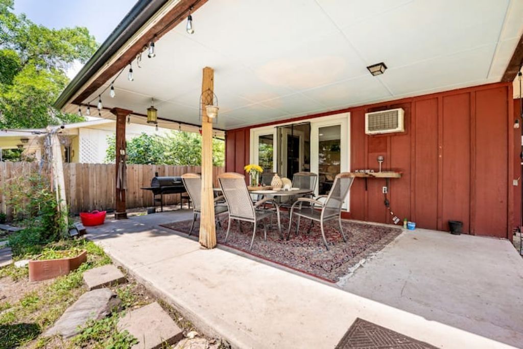 Photo of Outdoor in University Acres