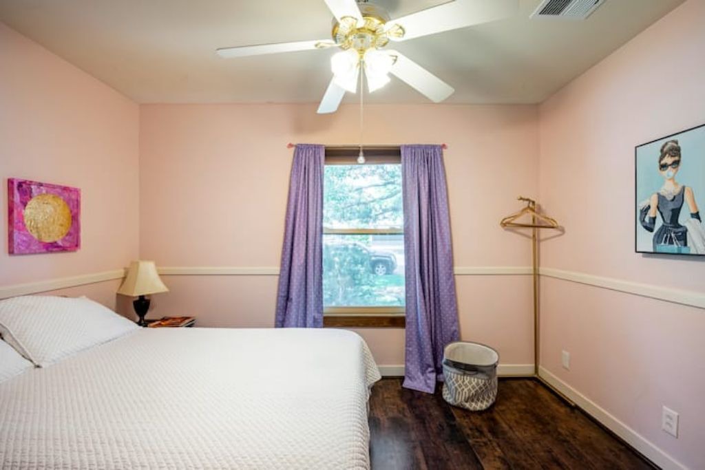 Photo of Bedroom in University Acres