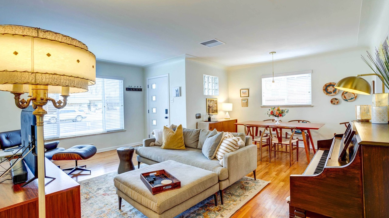 Photo of Livingroom in Northeast Park Hill