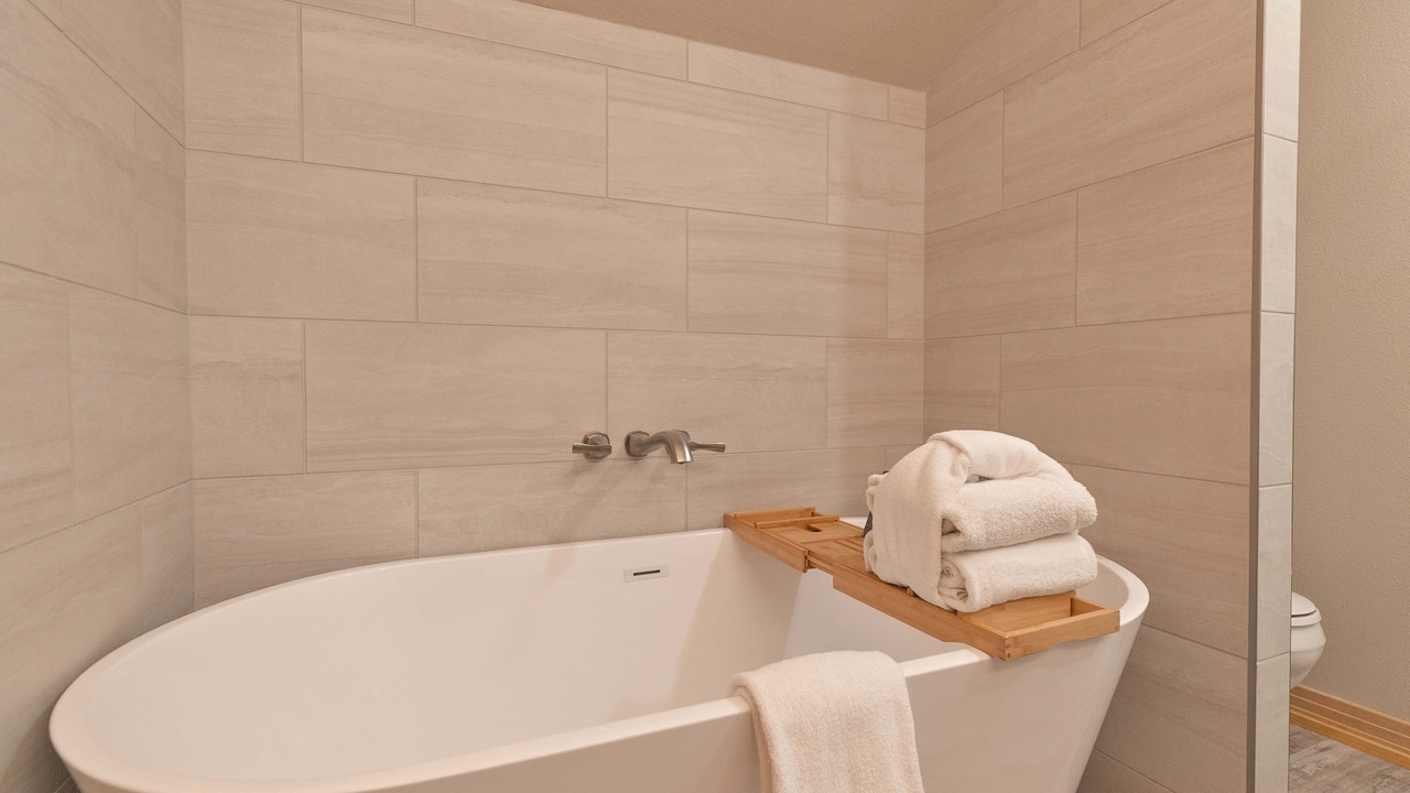 Photo of Bathroom in Four O'Clock