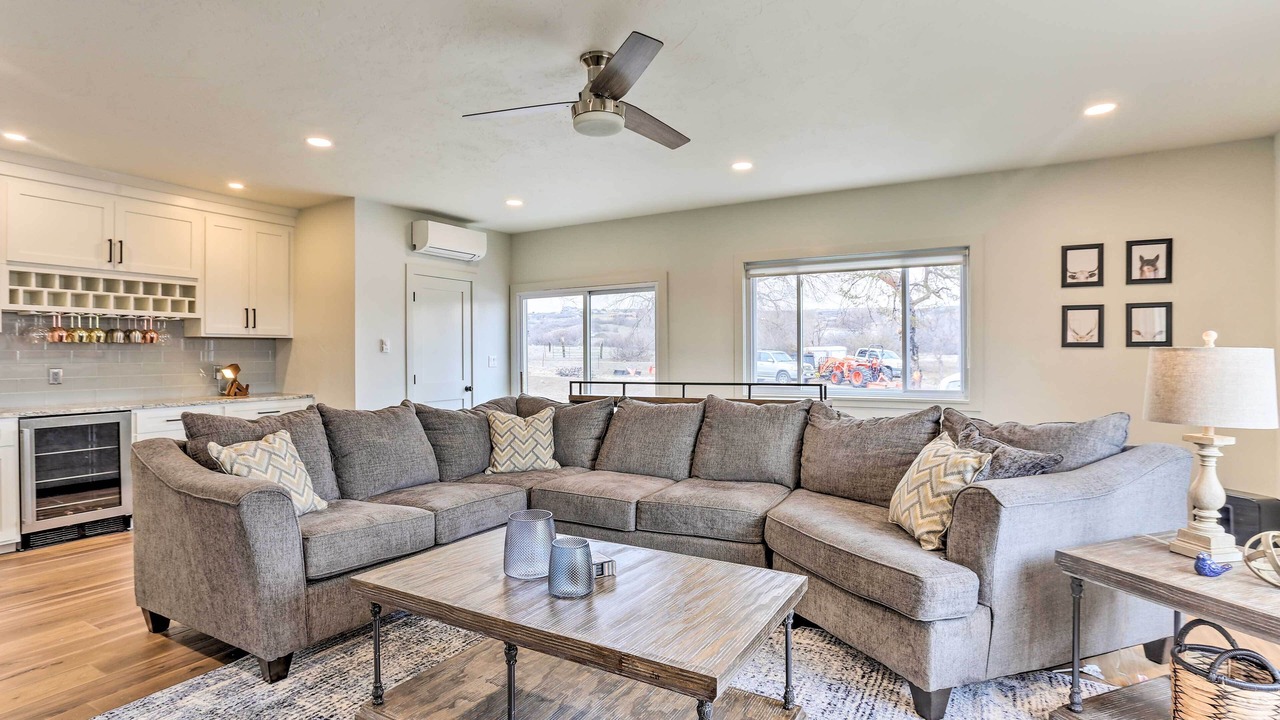 Photo of Livingroom in Castle Rock