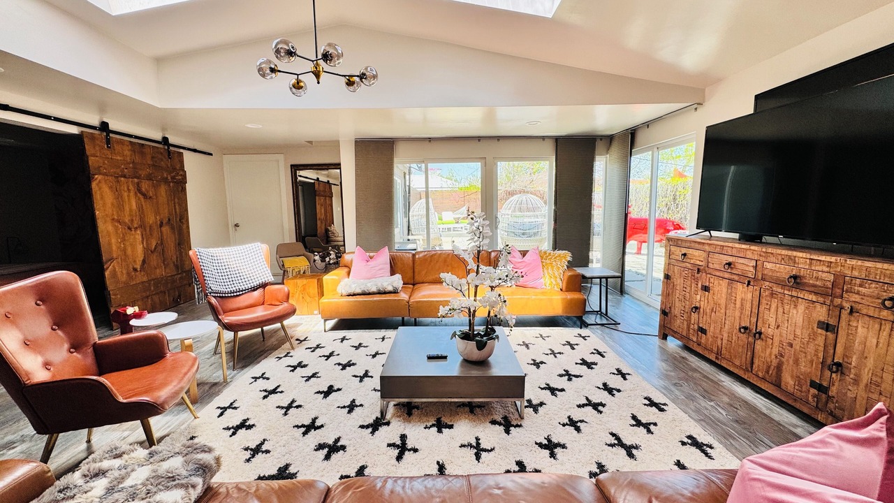 Photo of Livingroom in East Colfax