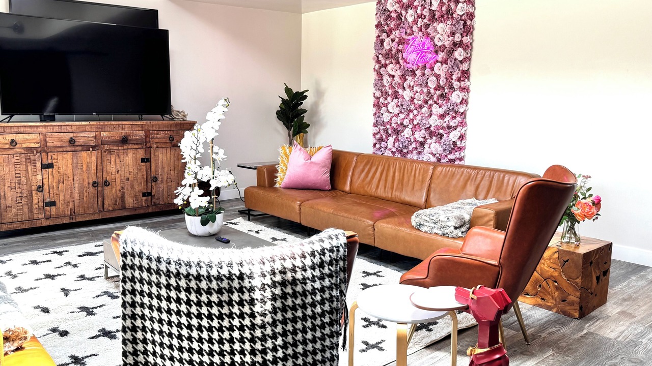 Photo of Livingroom in East Colfax