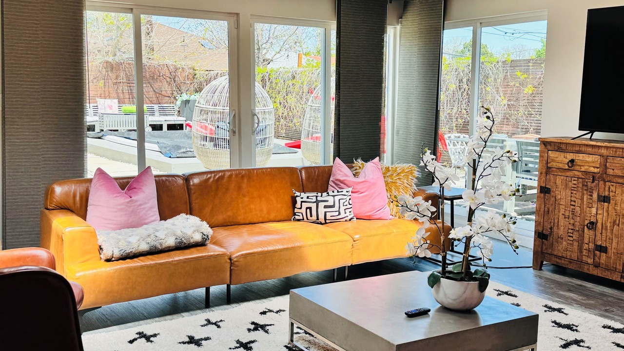 Photo of Livingroom in East Colfax