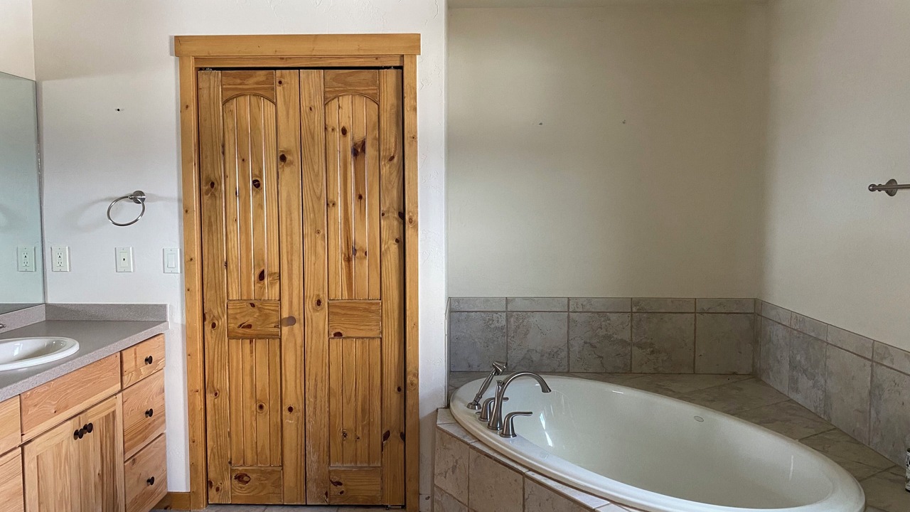 Photo of Bathroom in Heeney