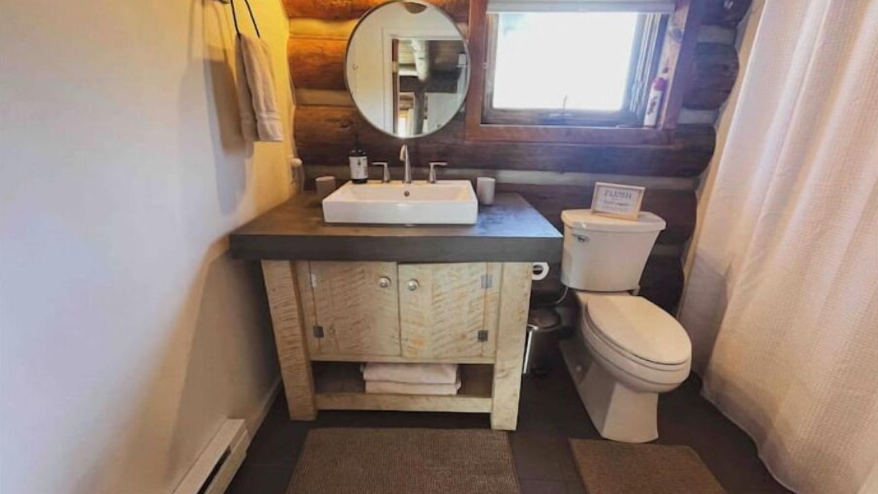 Photo of Bathroom in Alpine Acres