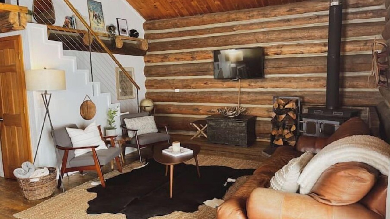 Photo of Livingroom in Alpine Acres