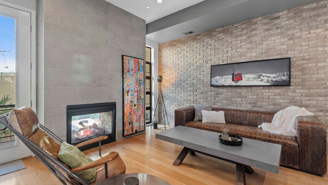 Photo of Livingroom in Five Points