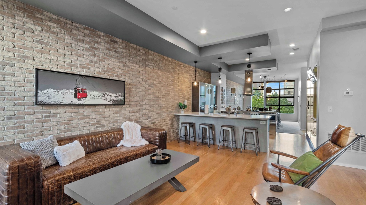 Photo of Livingroom in Five Points