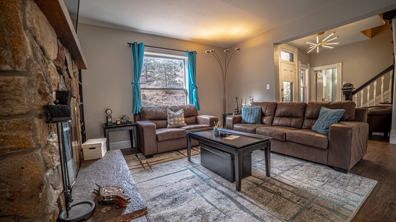Photo of Livingroom in Idaho Springs