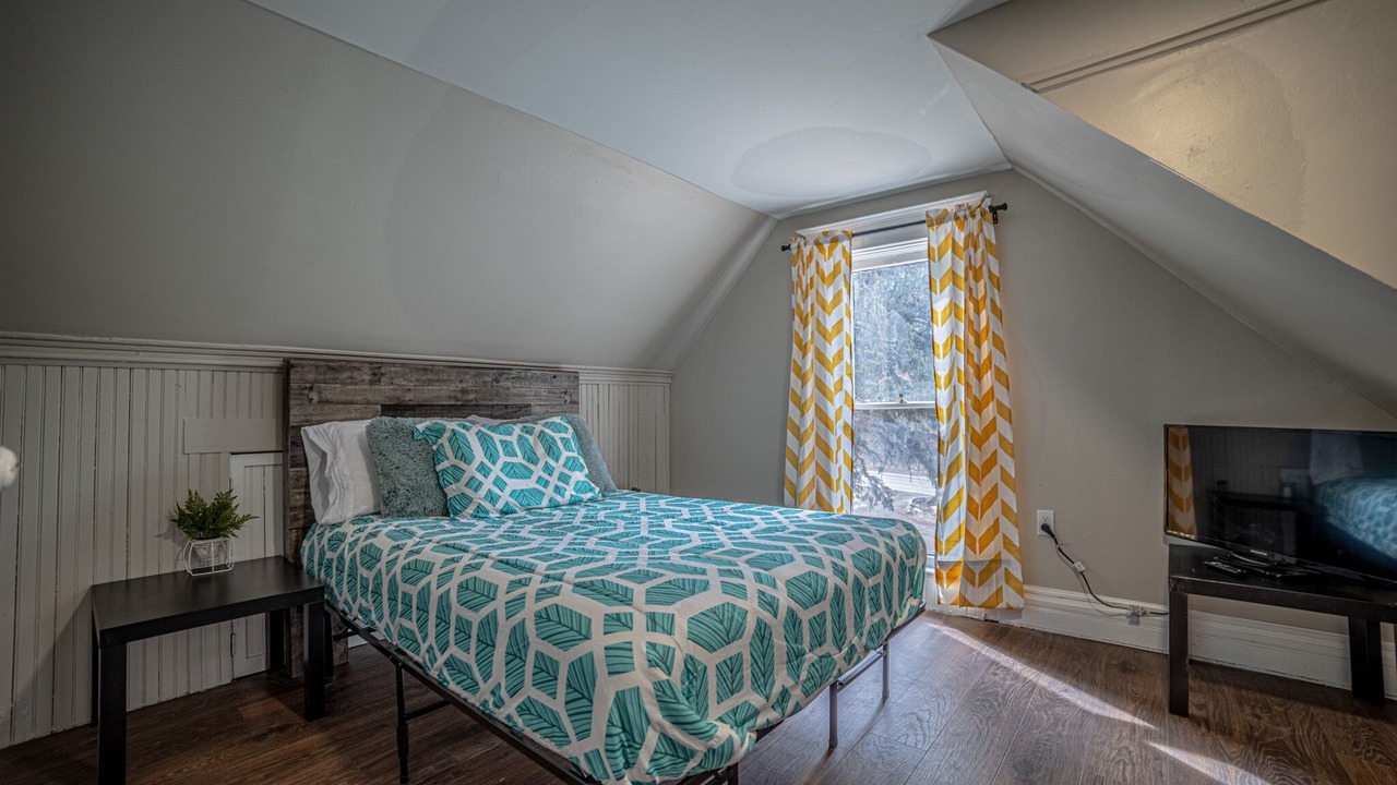 Photo of Bedroom in Idaho Springs