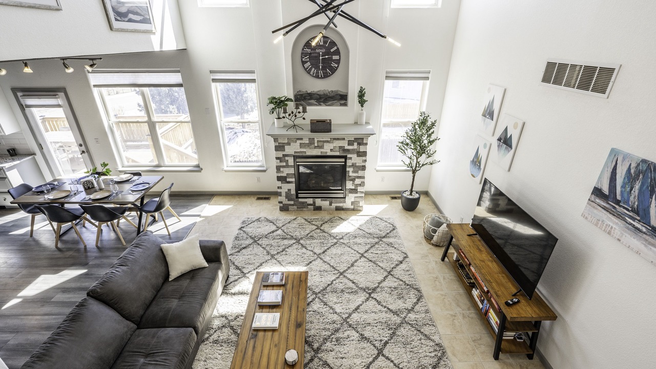 Photo of Livingroom in Pleasant View